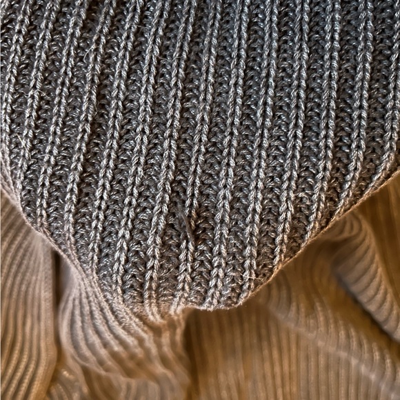 Free People off shoulder keyhole sweater - Picture 7 of 9